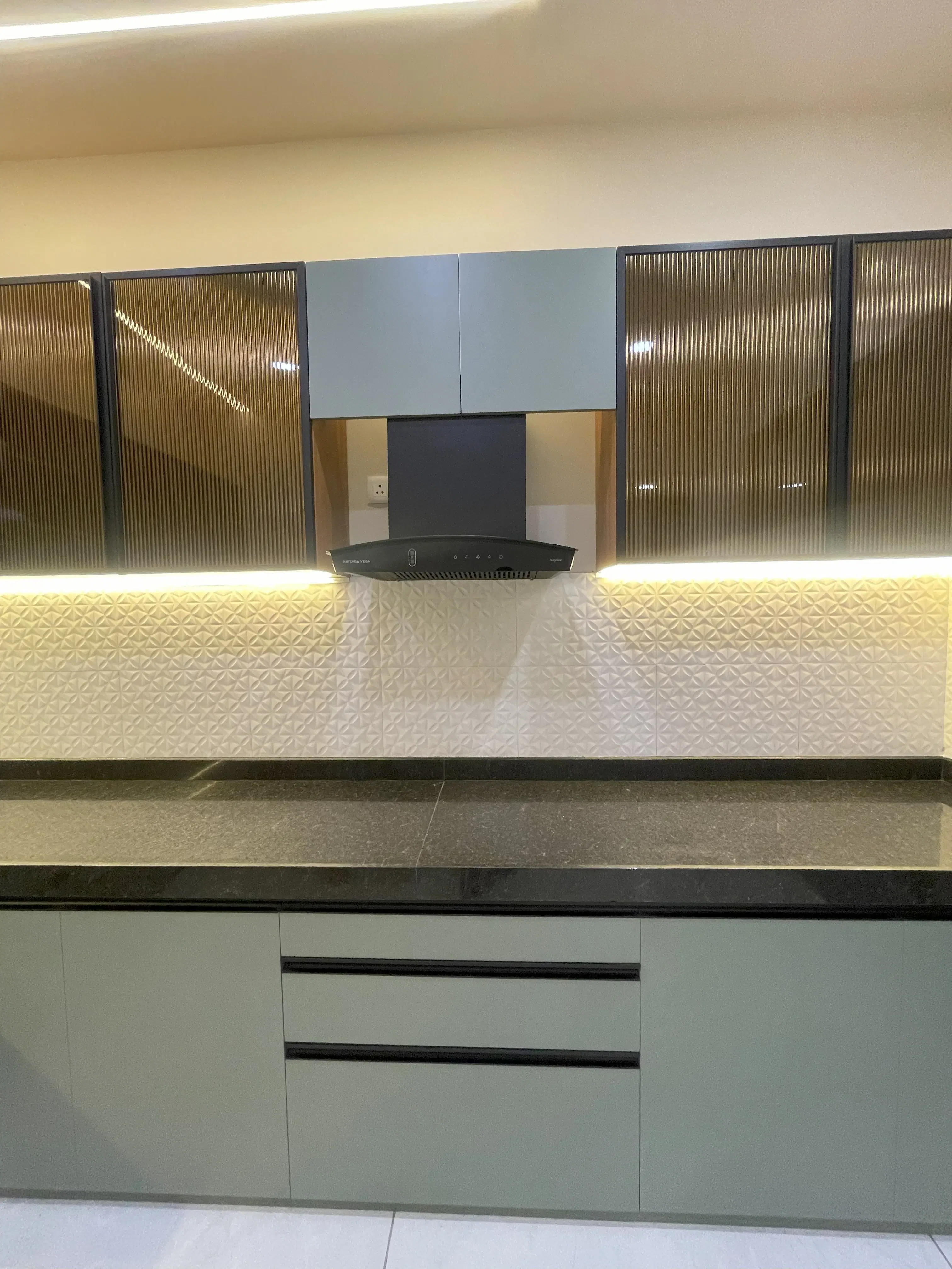 Modern Kitchen Tile Design Checklist: 7 Must-Have Elements